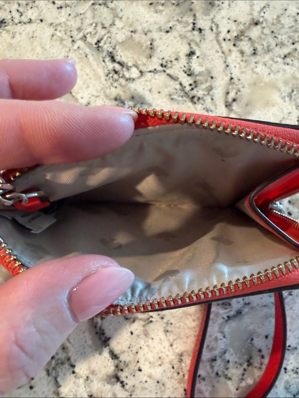 kate spade red pebbled leather wristlet card case with keyring - Picture 3 of 4